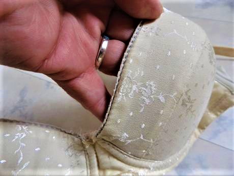 Podprsenka s odopínacími ramienkami, 75b