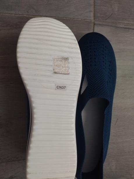 Len vyskúšané tmavomodré baleríny, 37