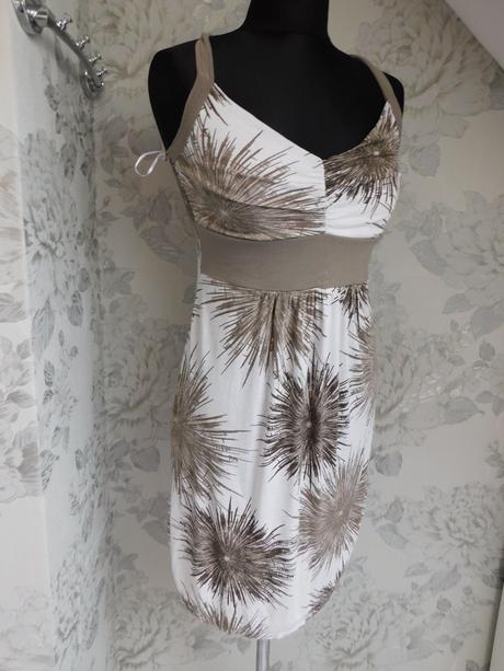 Pekne letne šaty, 36