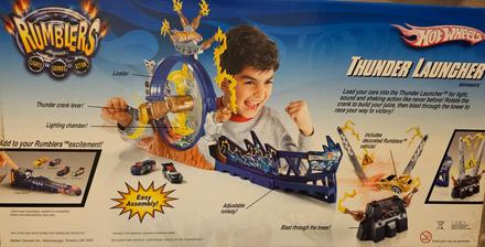 Hot wheels rumblers thunder launcher,