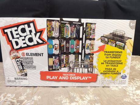 Tech deck display fingerboard, 