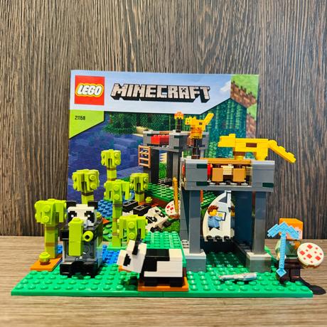 Lego minecraft 21158 škôlka pre pandy, 