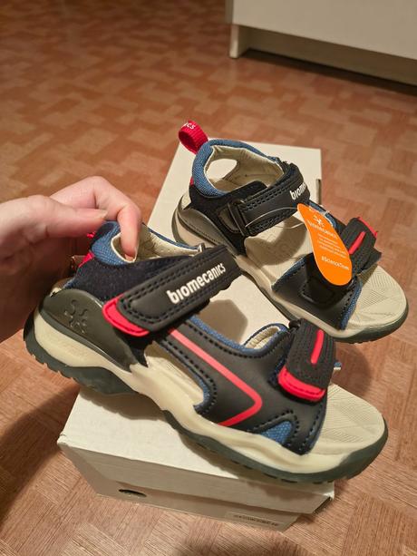 Nové sandále 28 biomecanics, 28