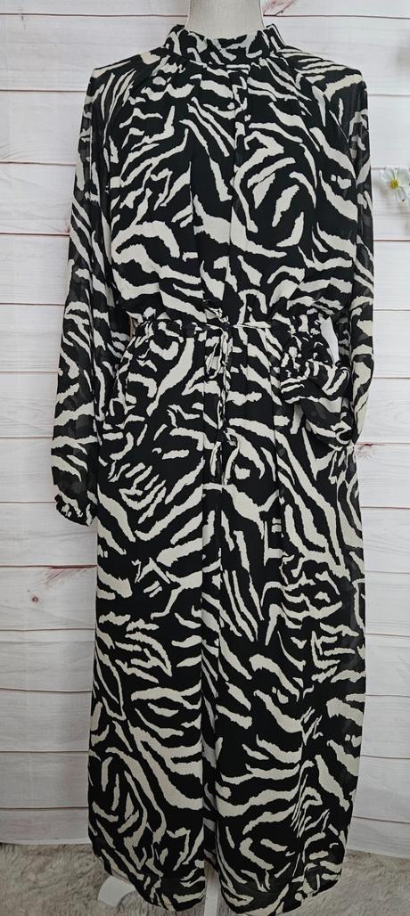 Krásne bohaté lahulinké šaty, sinsay,m