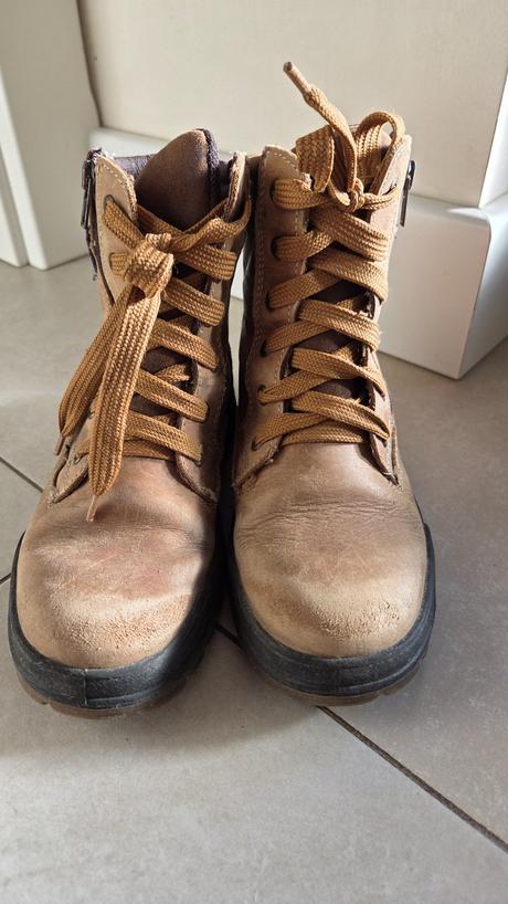 Kožené topánky, 33