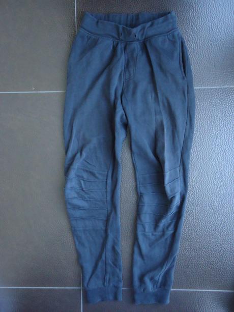 Hip&hopps slim úzke tepláky vel.134-140, 134