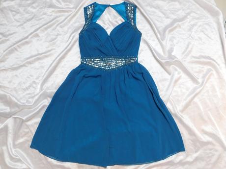 Luxusne velmi pekne saty, 36