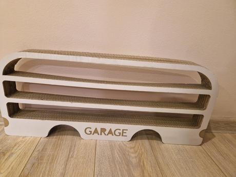 Darujem detske autíčka s garazou, 