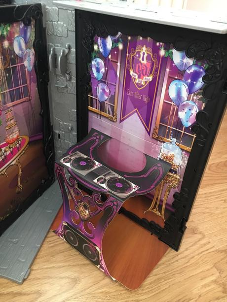 Kniha pre bábiky dcér after high, 