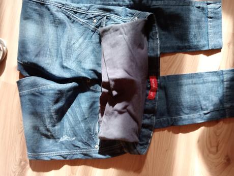 Tehotenské nohavice, l