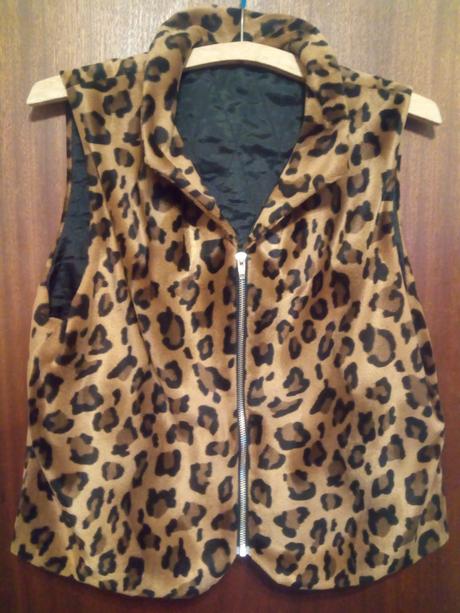Tygrovaná teplá vesta, 50