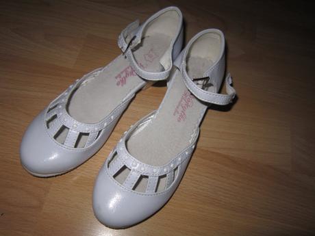 Biele sandálky wojtylko, wojtylko,33