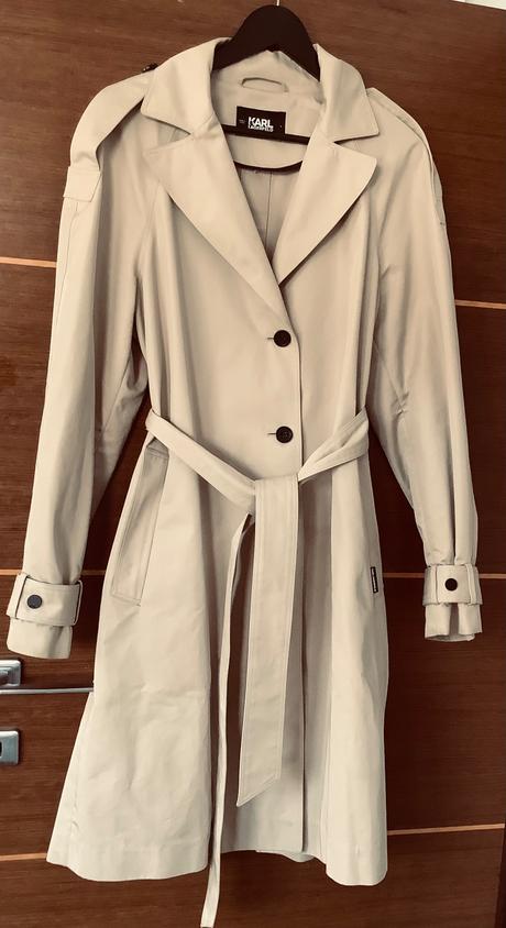 Krásny trenckot karl lagerfeld, s