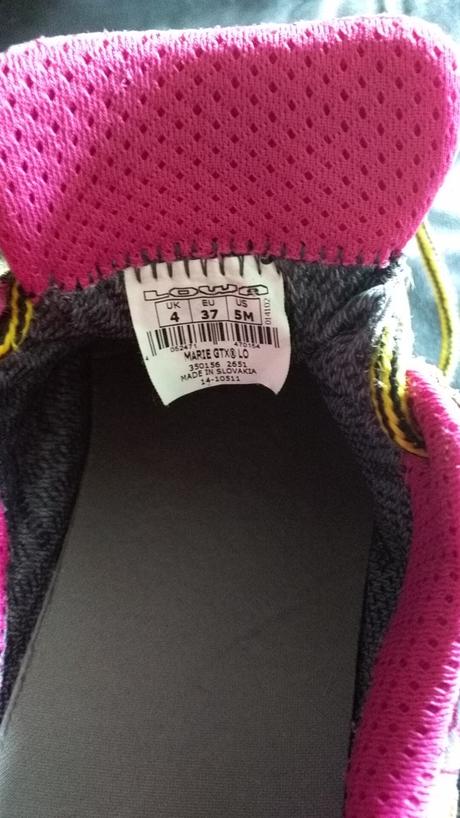 Dievcenske outdoorove / turisticke topanky lowa, 37