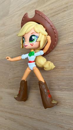 Postavička z my little pony apple jack, 