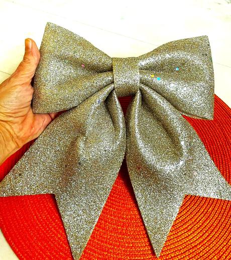 Zlatá vianočná mašľa, 