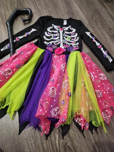 Krasny kostym na helloween na 5,6,7r,