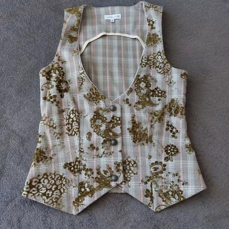 Vzorovaná vesta, 36