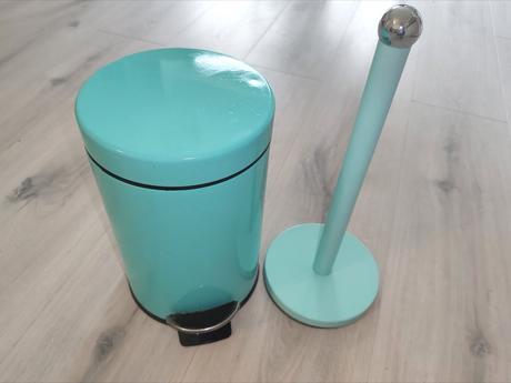 Kôš so stojanom na toaletný papier, 