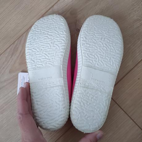 Nové voňavé sandálky (prezúvky) zn.cienta, veľ.30, 30