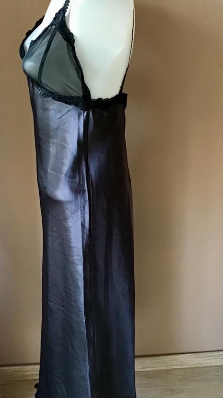 Nočná košielka, 36