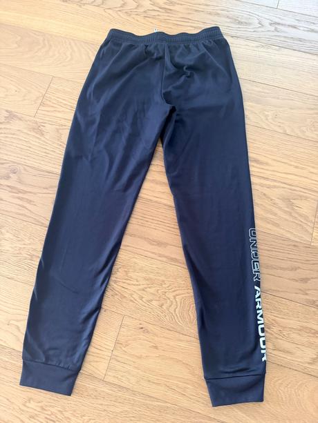Tepláky, under armour,158