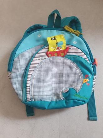 Pekný kvalitný batoh, 