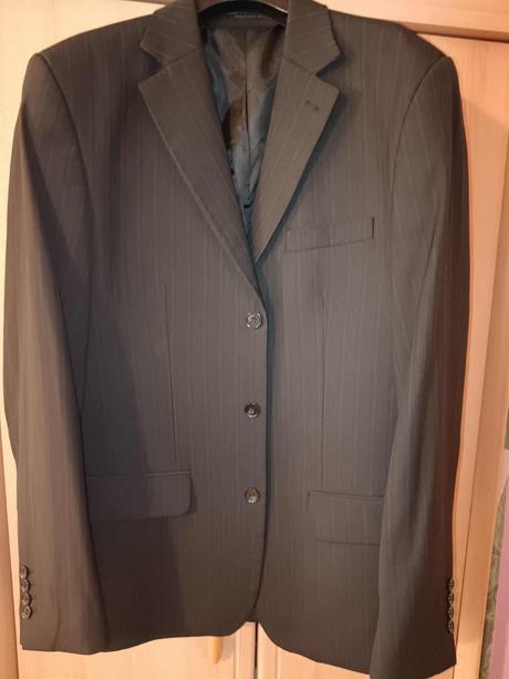 Čierne sako super stav, 188