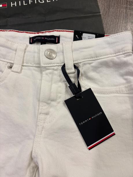 Tommy hilfiger nove biele riflove kratasy č.110, tommy hilfiger,110