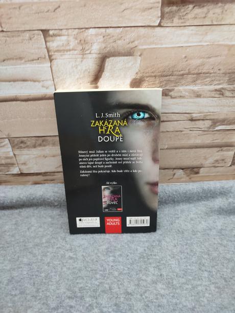 Zakázaná hra - doupě cz l.j. smith, 