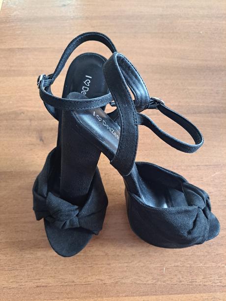 Sandale v.39 deezee, 39