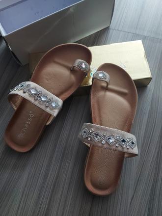 Sandale, piazza italia,38