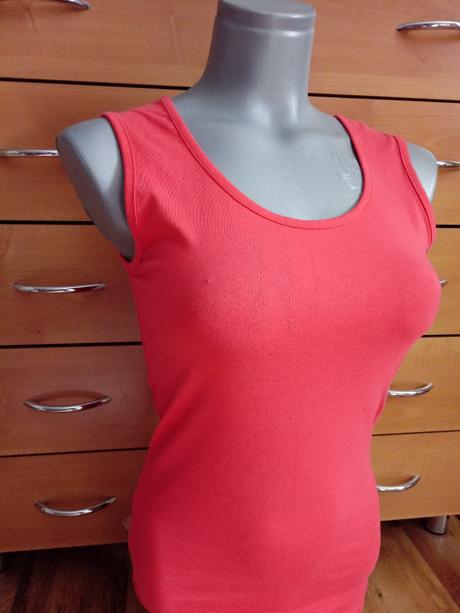 Ruzove tricko na leto, s