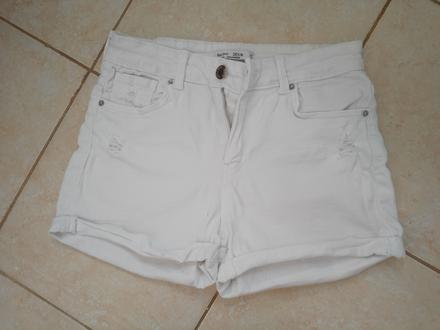 Kraťasy, bershka,38