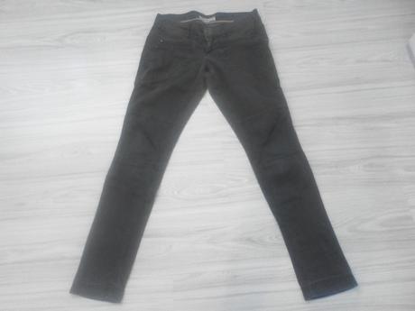 Nohavice úzkeho strihu, m