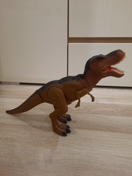 Dinosaurus pohyb a zvuk,