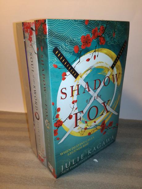 Julie kagawa v anglictine, 