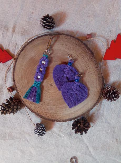 Skladom makramé kľúčenky-privesok, 