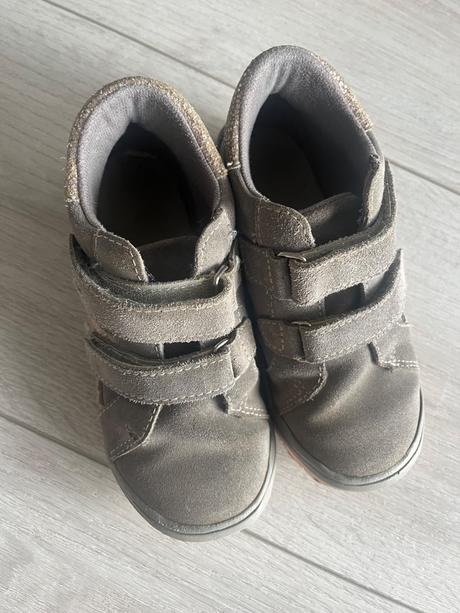 Prechodne vyššie topanky, 29