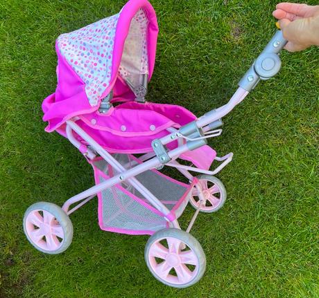 Kočiarik pre bábiky, 