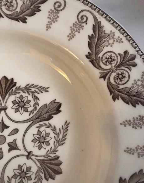 Anglicky porcelan krasne malovane rucne taniere gl, 