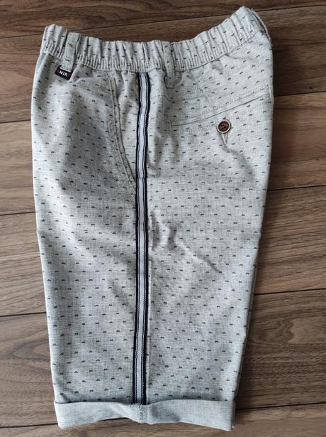 Elegantné šortky, 146