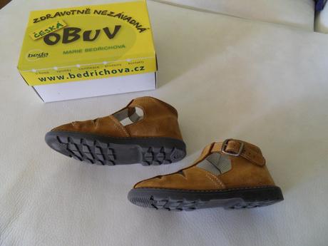 Kozene sandalky, 26
