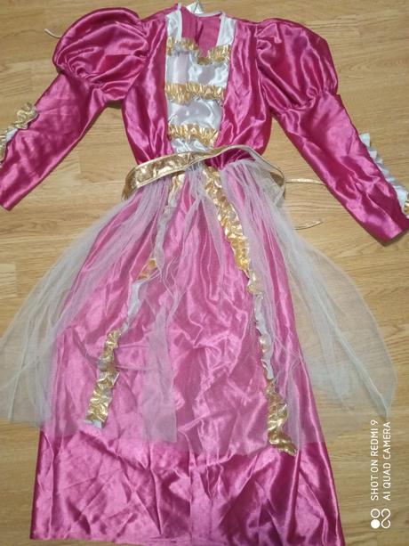 Karnevalové šatičky., 