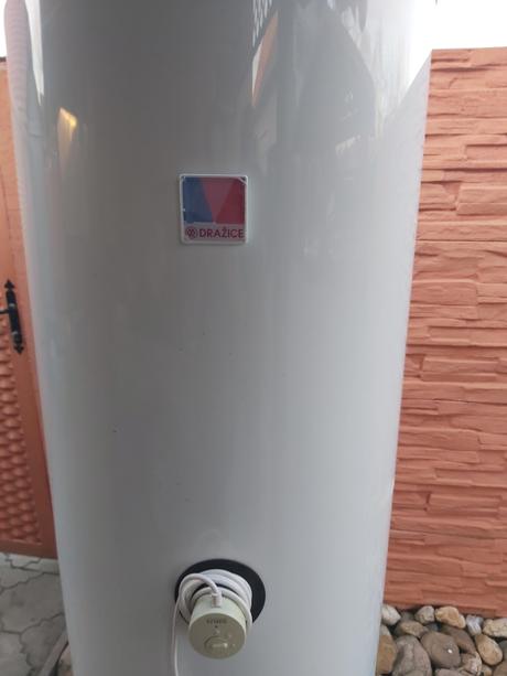 300 litrový ohrievač vody, 