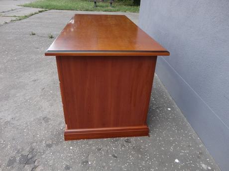 Kancelársky drevený stôl, 