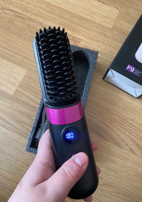 Bezdrôtová žehliaca kefa na vlasy , nepoužitá, 