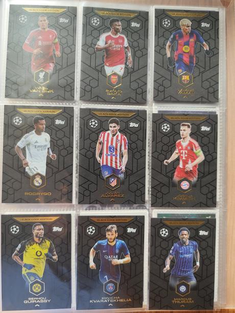 Futbalové kartičky match attax 2025/26,