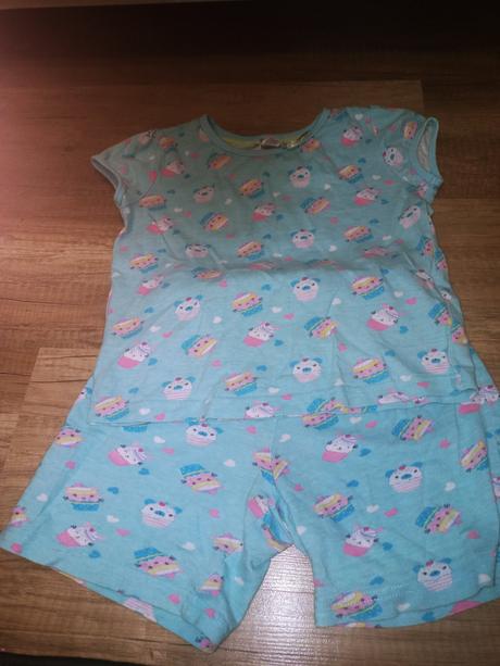 110 116 pyzamo, c&a,116