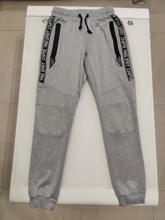 Predám chlapčenské tepláky, 158